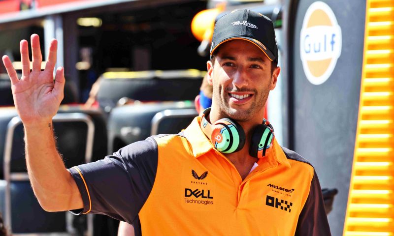 Villeneuve Thinks Last Hour Has Struck For Ricciardo At McLaren GPblog