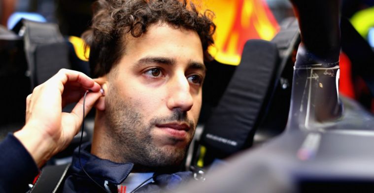 Ricciardo's lack of pace down to front-wing damage