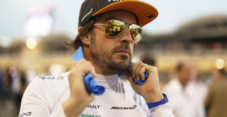 Lando Norris waiting for Fernando Alonso to make a decision 