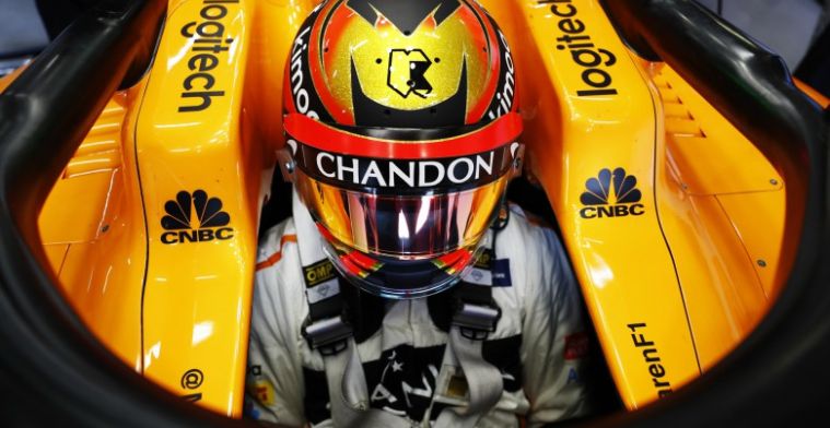Alonso wears special helmet in Japan!