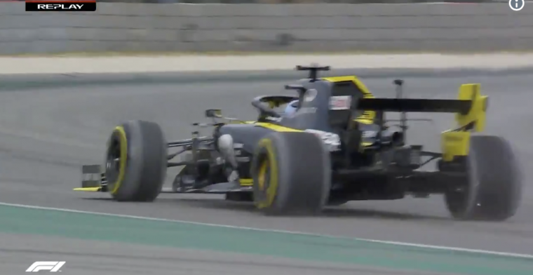WATCH: Ricciardo's rear wing falls off!