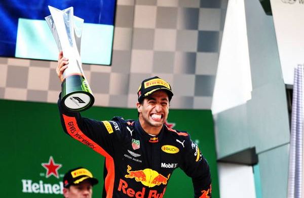 Watch China 2018 flashback: Ricciardo dashes through the field