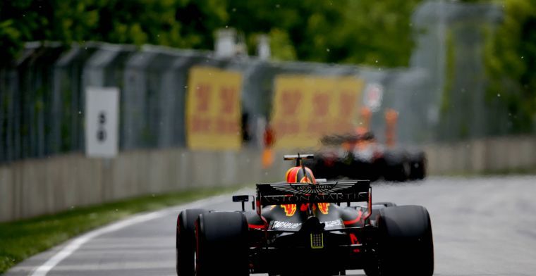 Watch: Verstappen hits the Wall of Champions