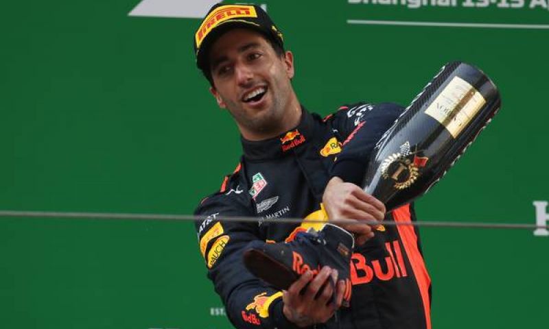 Daniel Ricciardo misses “sweaty shoe filled with champagne” - GPblog