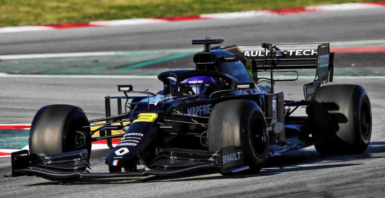 Renault goes after Mercedes; first kilometres for Ricciardo in F1 car