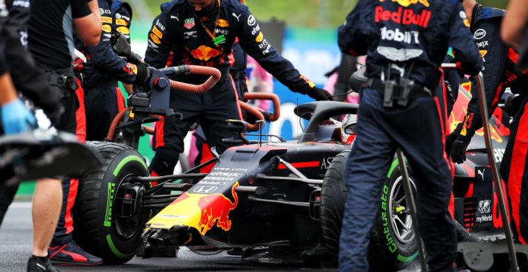 Verstappen looked back at footage of mechanics: Crazy