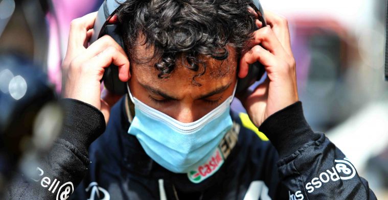 Ricciardo's annoyed that Grosjean is ignoring the 'Verstappen-rule'