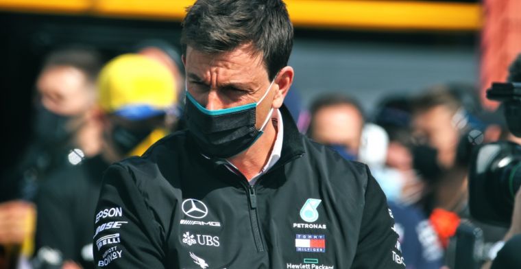 Toto Wolff: Open up team radio to the fans