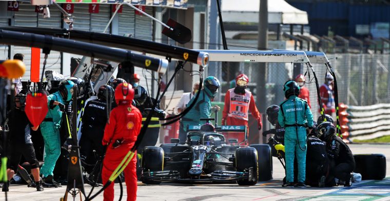 Mercedes: 'Normally Hamilton takes the blame, now the team has to do it'