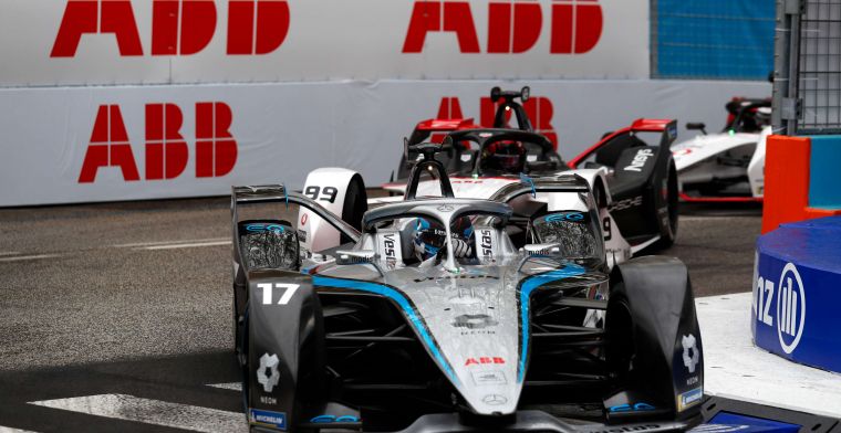 Cassidy sets the pace in wet free practice for Rome ePrix