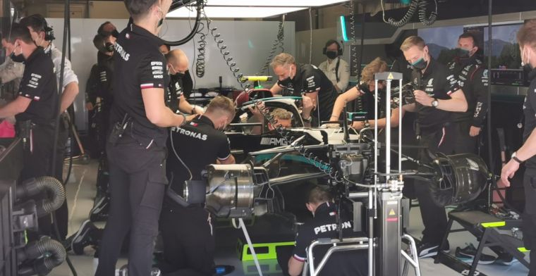 Problems in the pits for Mercedes, mechanics busy tinkering