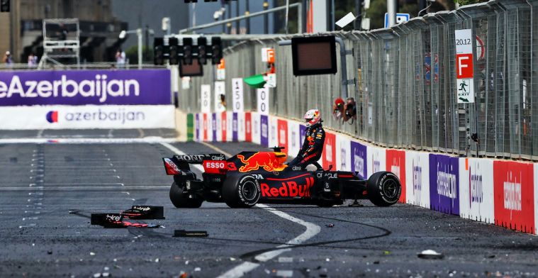 Verstappen crashes out of the lead in Azerbaijan GP!