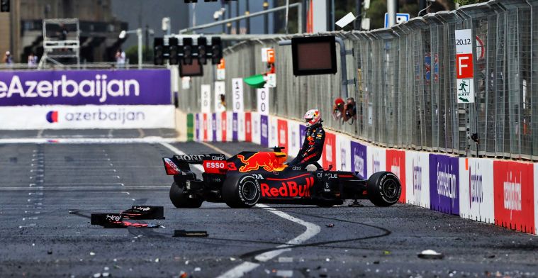 Russell niet blij met Baku-crashes: 'Dan had Verstappen niet geracet dit weekend'