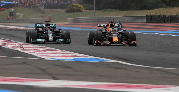 Hamilton had no chance to defend against Verstappen: 'It was pointless'.