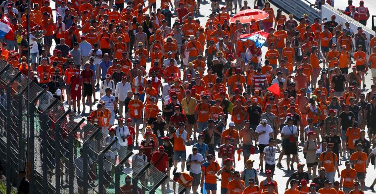 Another sea of Orange fans for Verstappen: '140,000 spectators in Austria'.