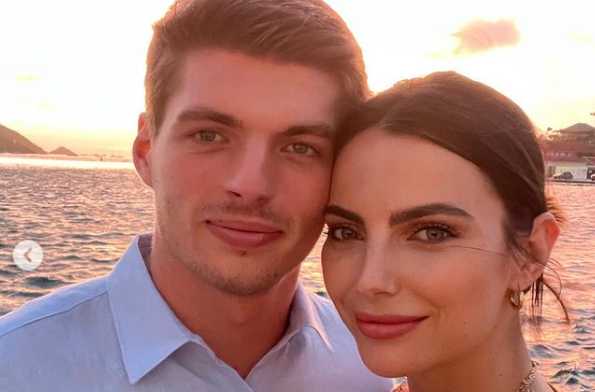 Verstappen enjoys his last days on holiday with his girlfriend