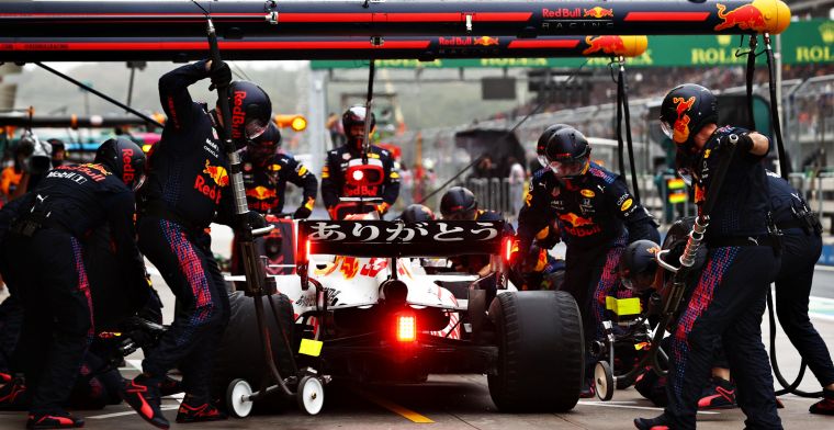 Red Bull performs super fast pit stop on the streets of Manhattan