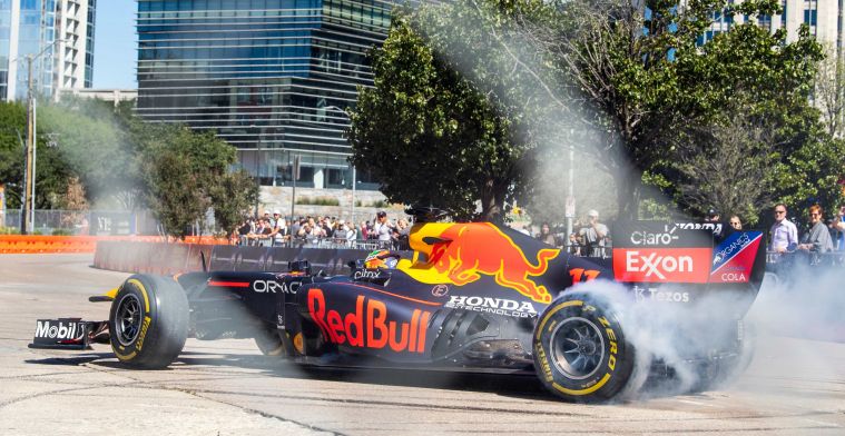 Red Bull warms up for the American GP with demo in Dallas