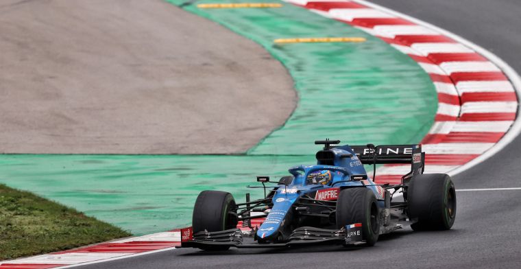 Alonso starts United States Grand Prix at the back after grid penalty