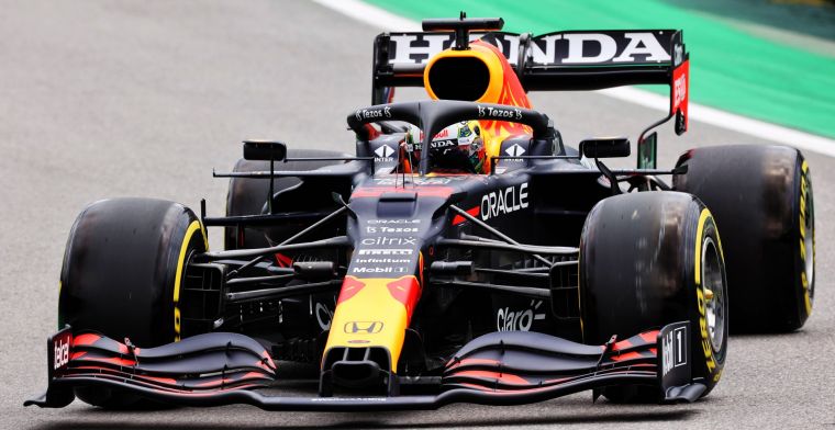 Hamilton wins qualifying in Brazil, Verstappen on P2