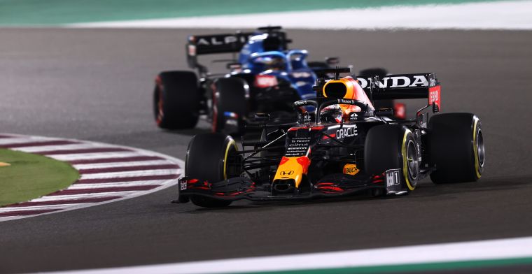Hamilton takes unassailable win in Qatar, Verstappen makes good comeback to P2