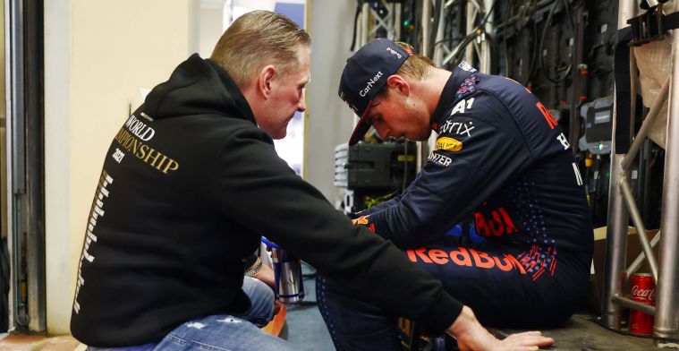 Verstappen looks back with a laugh: 'Wants to hit my helmet sometimes'