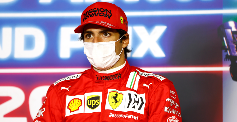 BREAKING: Sainz extends his contract at Ferrari