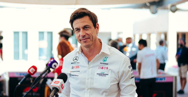 Wolff finds switched Mercedes staff normal: 'We are the only ones there'