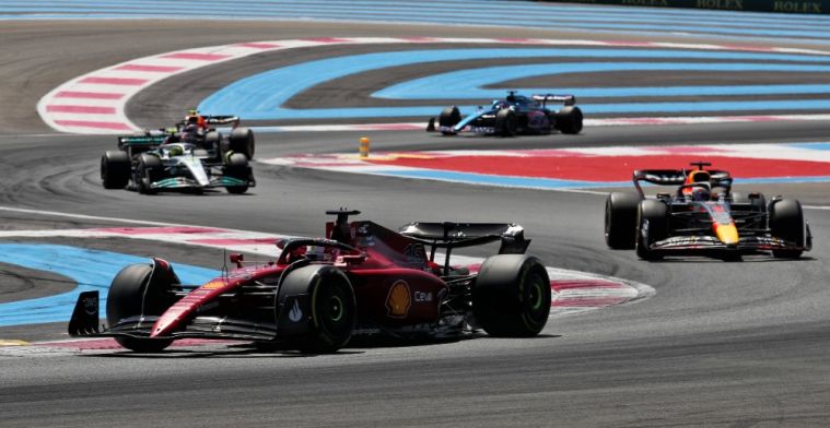 Villeneuve: Leclerc debería seguir el ejemplo de Verstappen
