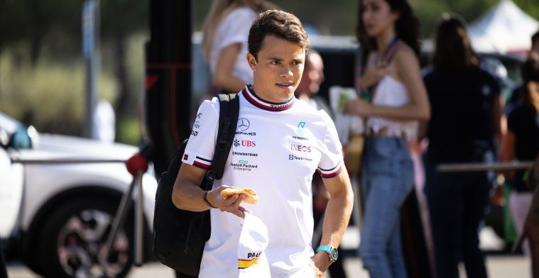 How many chances does De Vries have to make his F1 debut?