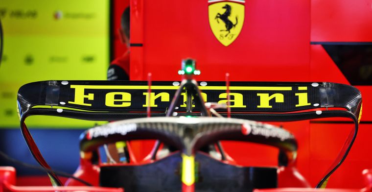 Die Ferrari-Fahrer enthüllen ihre Helme für Monza und bringen die gelbe Farbe zum Vorschein