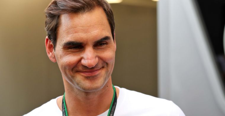I piloti di F1 salutano Roger Federer dopo il suo ultimo match
