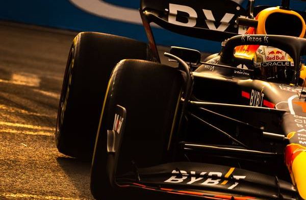 Análise: Verstappen atrás da Ferrari em Singapura devido às curvas