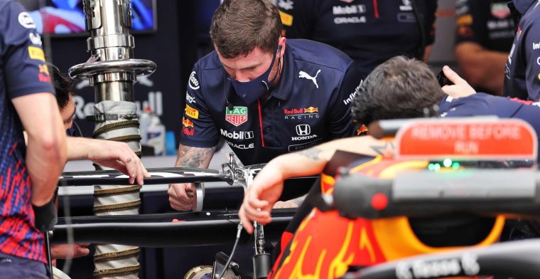 Red Bull Racing still with an update in Singapore, Ferrari and Mercedes not