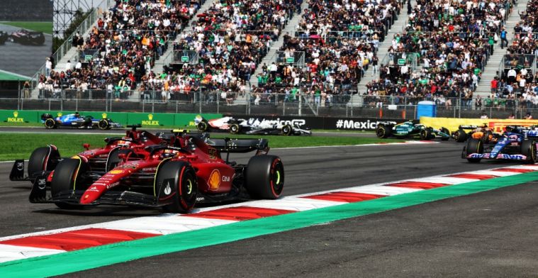 Sainz ve a Ferrari trabajando duro: Aprovechando estas últimas carreras