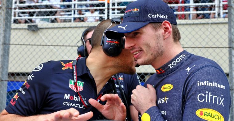 Verstappen, campeón del mundo, recibe un premio por su buena temporada en la Fórmula 1