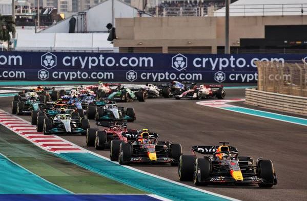 Verstappen gana en Abu Dhabi pero Pérez no consigue el doblete en el Campeonato