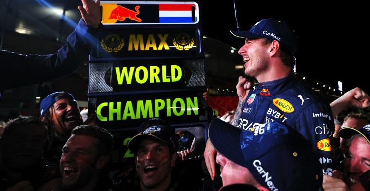 El número de carrera 1 también adorna el coche de Verstappen en 2023