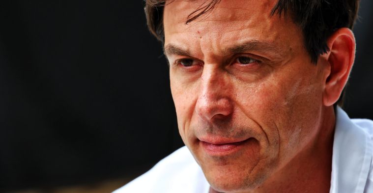 Wolff: Porpoising hat Mercedes sechs Monate der F1-Autoentwicklung gekostet.