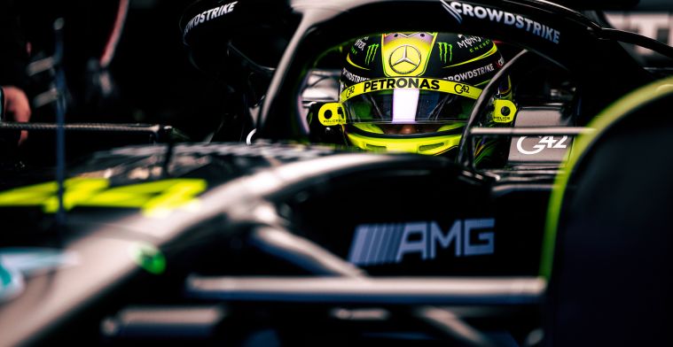Hamilton soddisfatto della Mercedes W14 nera: Conta solo la velocità
