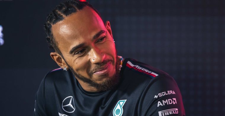 'Hamilton nie przedłużył jeszcze kontraktu z Mercedesem z powodu obaw o samochód'