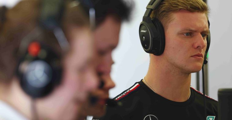 Il terzo pilota della Mercedes: Lewis può essere ottimista e positivo.