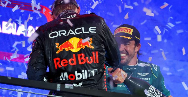 Alonso ignora a la FIA y celebra su podio número 100 en F1 con Aston Martin