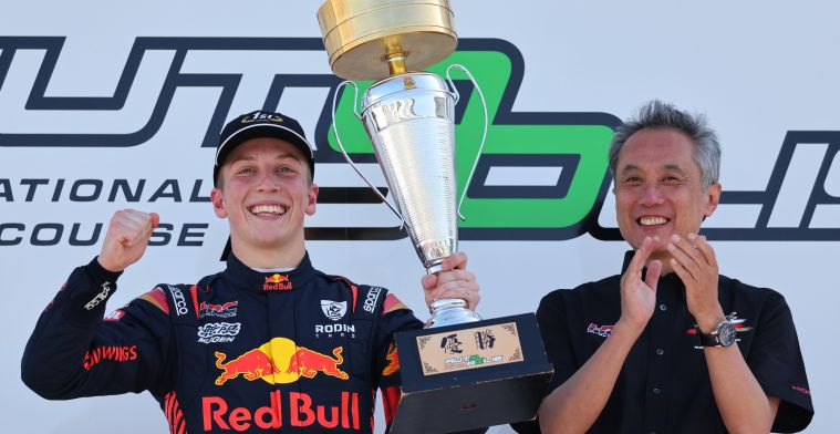 Lawson, junior de Red Bull, gagne et prend la tête du championnat