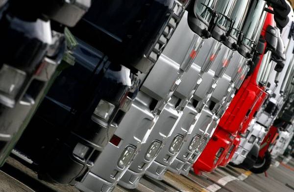 Mercedes aprovecha la relajación presupuestaria para emitir menos CO2