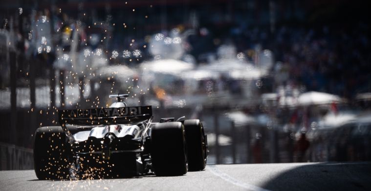 Summary VT3 | Verstappen fastest, Hamilton crashes