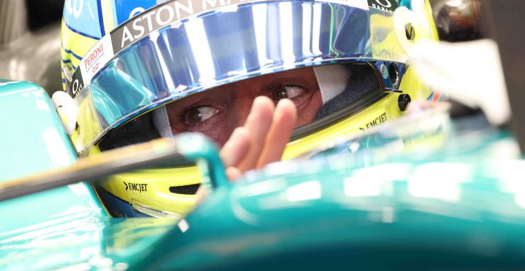 Alonso stolz auf seine Fans: Unsere Aston-Martin-Artikel sind sehr beliebt.