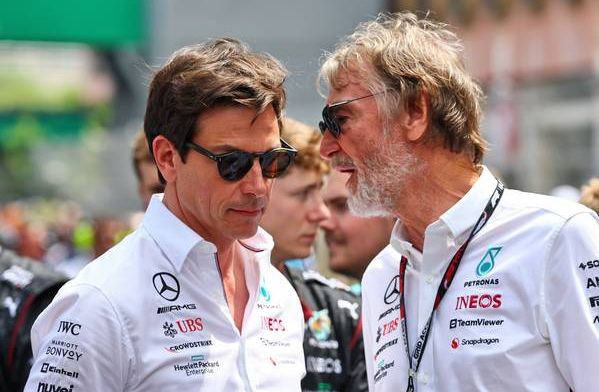 Hamilton estaria próximo de renovar com a Mercedes: Vai levar meia-hora