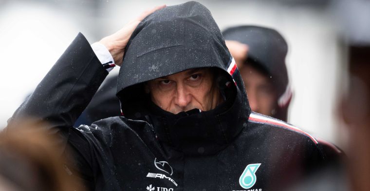 Wolff nega busca de vaga para Schumacher na Red Bull