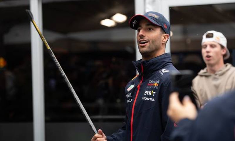 Verstappen se beneficia do apoio de Ricciardo: "Faz bem o seu trabalho